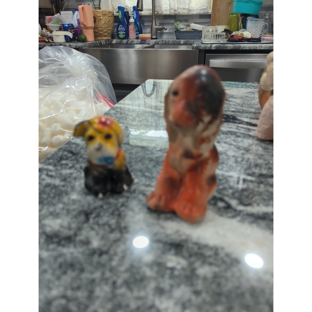 2 Vintage Retro 1950s Chalkware Carnival Prize Small Dog Figurines